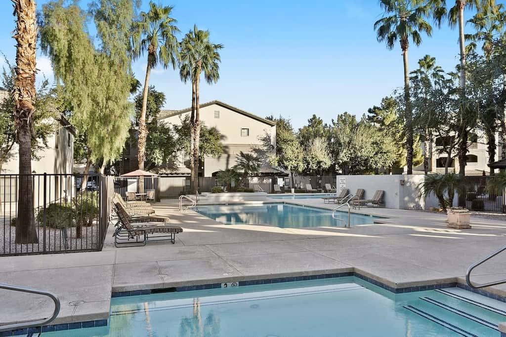 CozySuites Chandler 2BR with 2 pools + Jacuzzi!