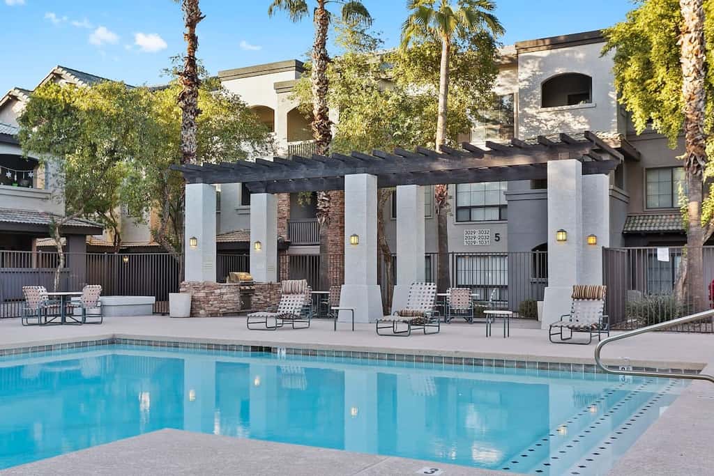 CozySuites Chandler 2BR with 2 pools + Jacuzzi!