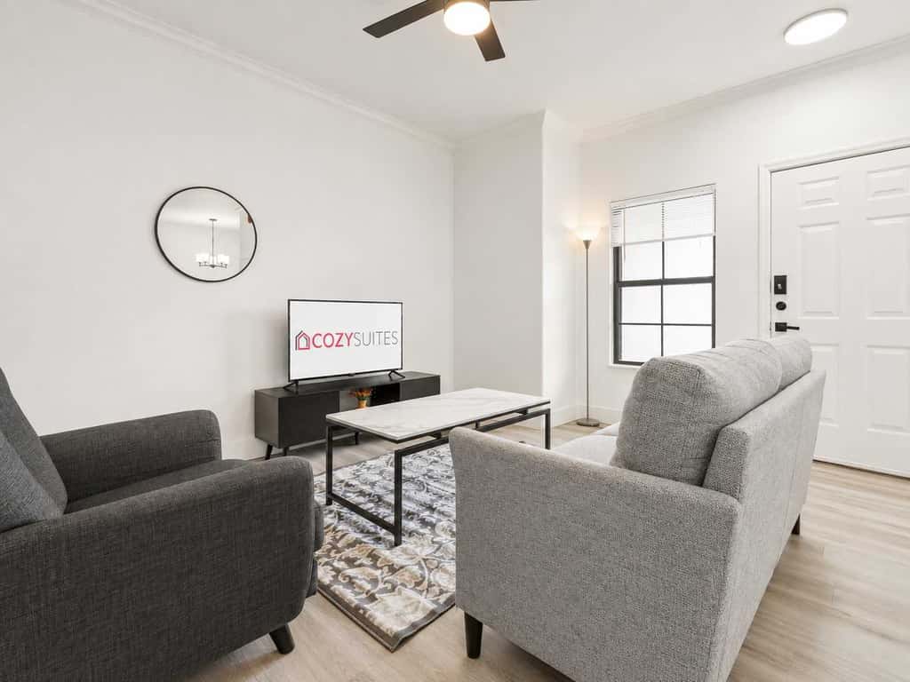 CozySuites Chandler 2BR with 2 pools + Jacuzzi!