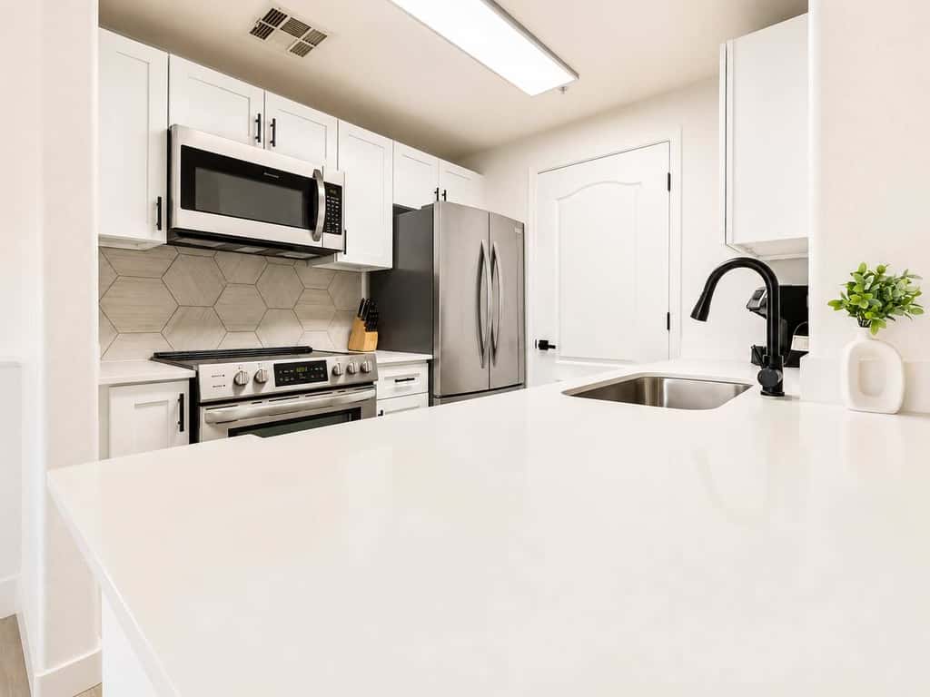 CozySuites Chandler 2BR with 2 pools + Jacuzzi!