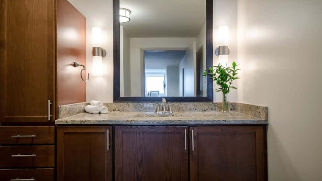TWO Relaxed CozySuites at LTV 4BR with Pool, Gym