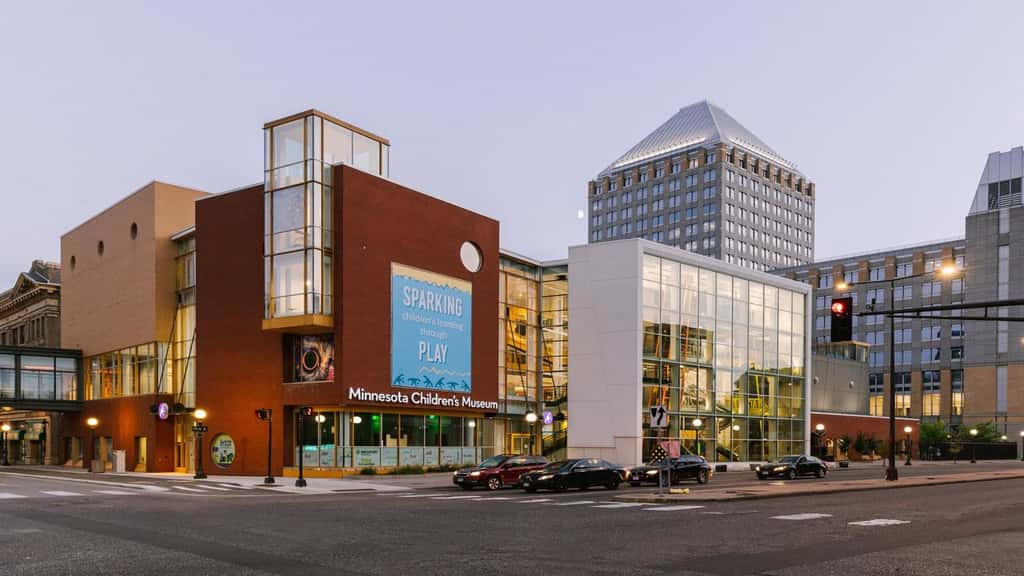 Roami at the Fitz | SDO gym, laundry in building!