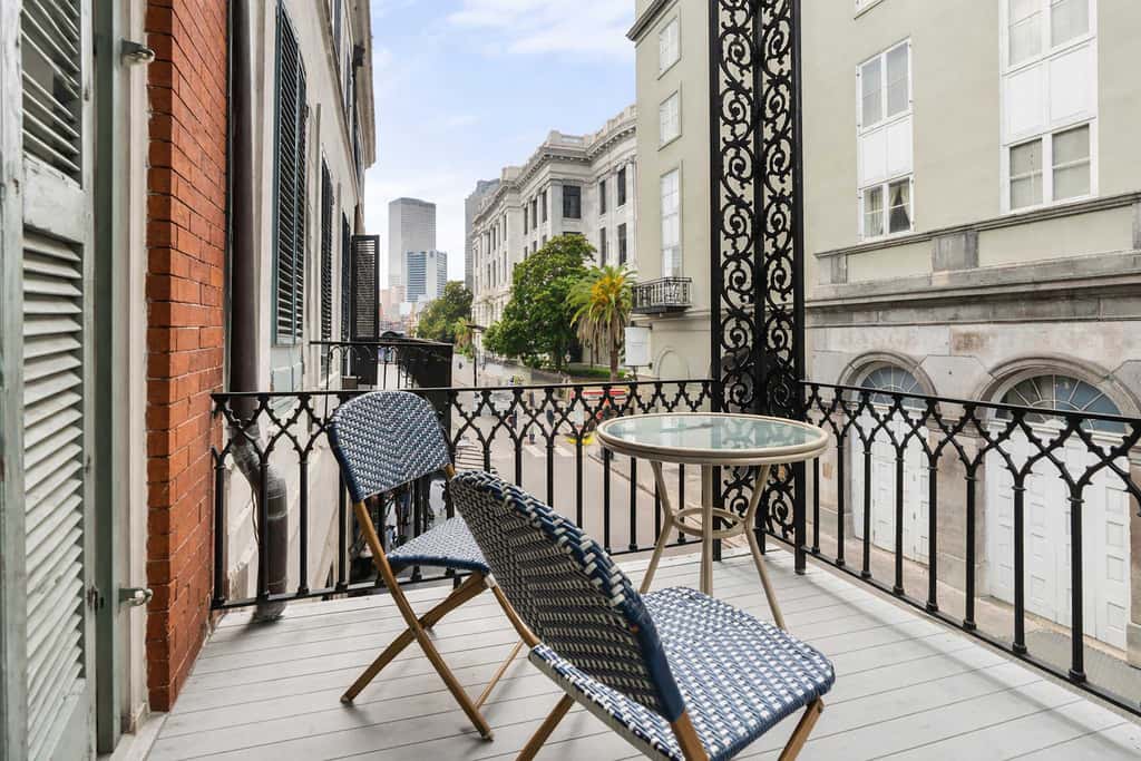Roami at St Helene Chartres St with Balcony, Pool