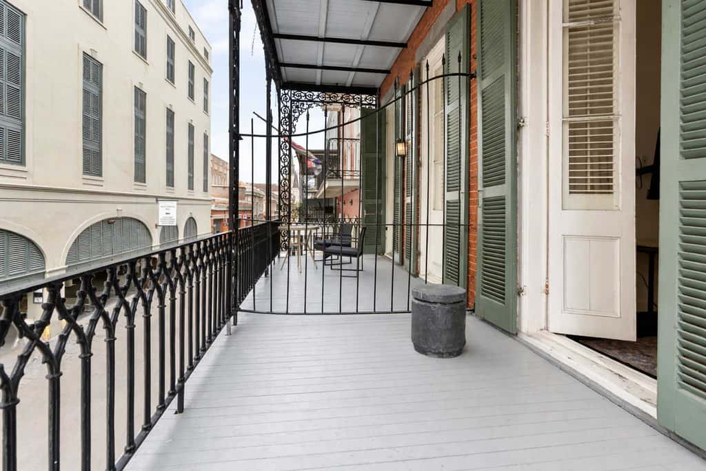 Roami at St Helene Chartres St with Balcony, Pool