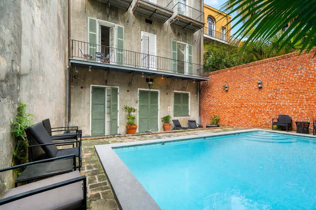 Roami at St Helene Chartres St with Balcony, Pool