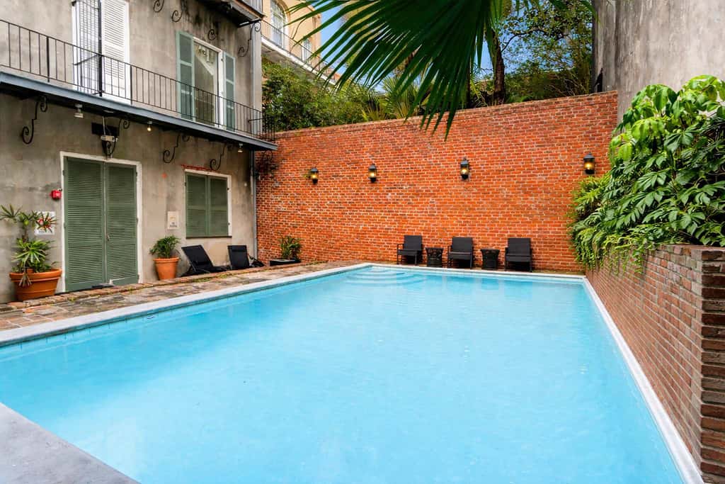 Roami at St Helene Chartres St with Balcony, Pool