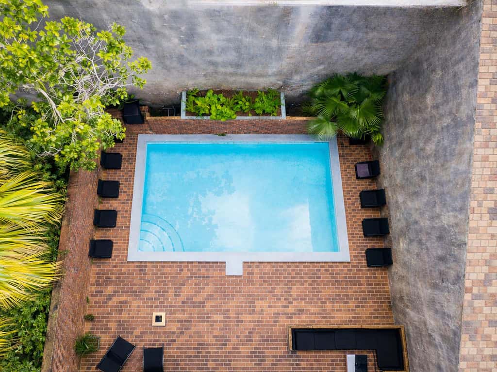 Roami at St Helene Chartres St with Balcony, Pool