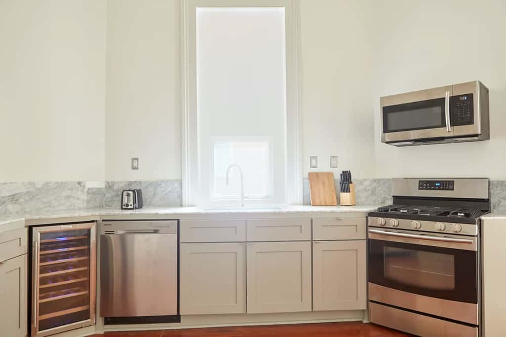 Roami at The Mandeville | 2BR w/ Balcony