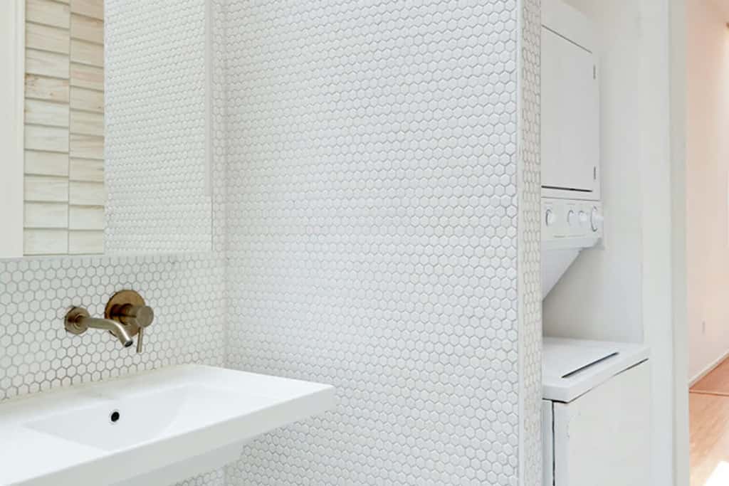 Roami at The Mandeville | 2BR w/ Balcony