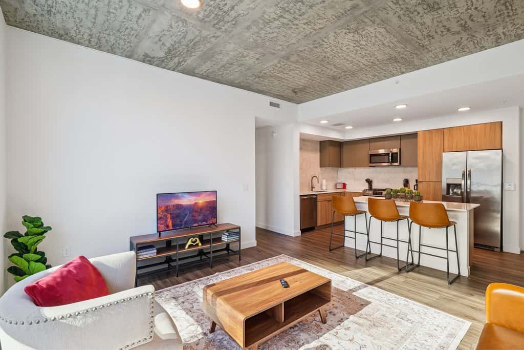 CozySuites Adeline - valet parking, gym, pool | 1BR