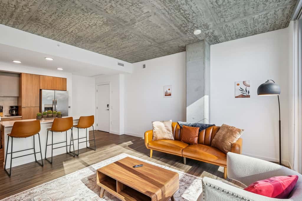 CozySuites Adeline - valet parking, gym, pool | 1BR