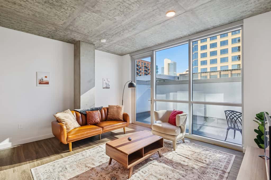CozySuites Adeline - valet parking, gym, pool | 1BR