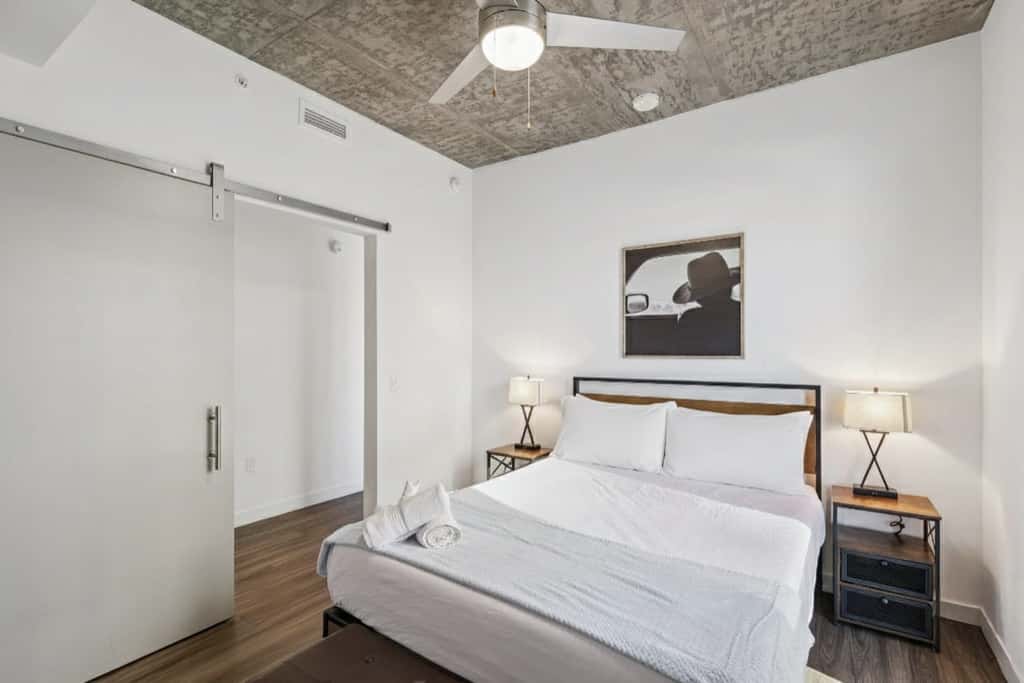 CozySuites Adeline - valet parking, gym, pool | 1BR