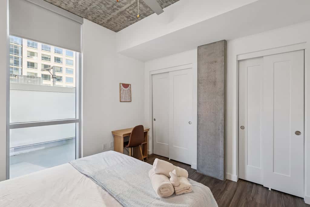 CozySuites Adeline - valet parking, gym, pool | 1BR