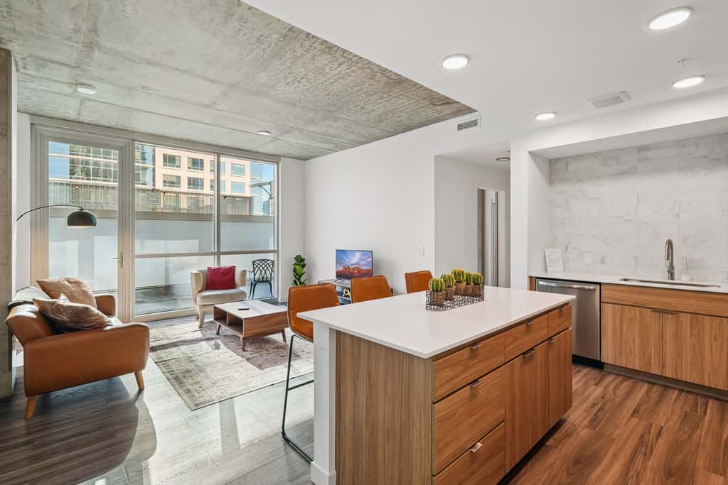 CozySuites Adeline - valet parking, gym, pool | 1BR