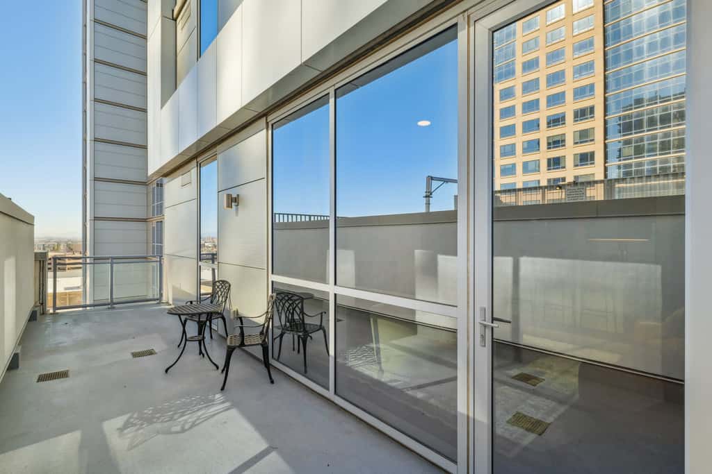 CozySuites Adeline - valet parking, gym, pool | 1BR