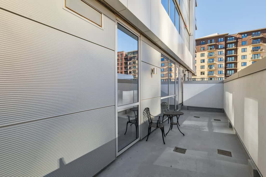 CozySuites Adeline - valet parking, gym, pool | 1BR