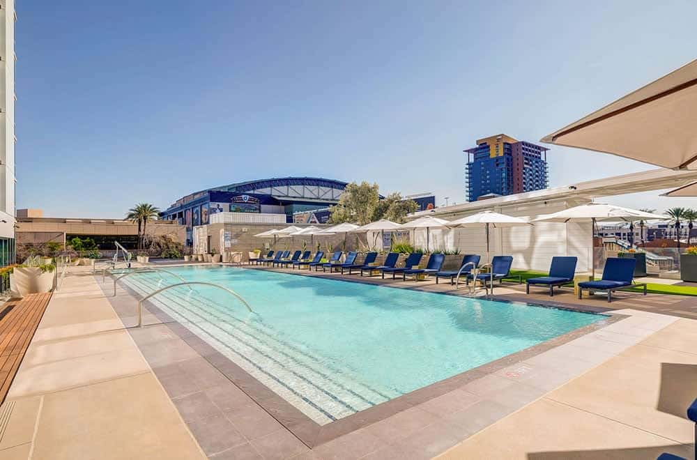 CozySuites Adeline 2BR - valet parking, gym, pool!