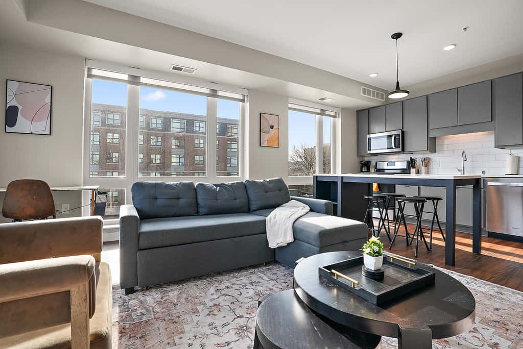 CozySuites in Marquee 2BR 2BA w/ pool & gym