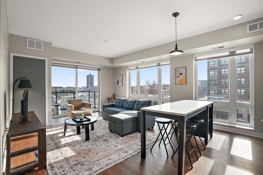 CozySuites in Marquee 2BR 2BA w/ pool & gym