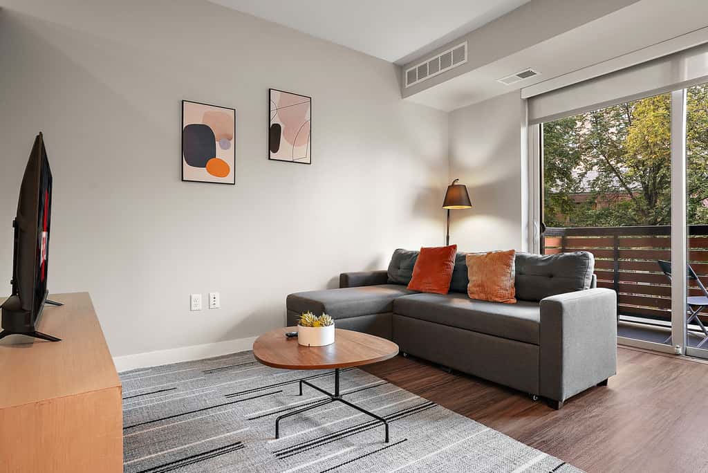 CozySuites in Marquee Studio w/ balcony,pool & gym
