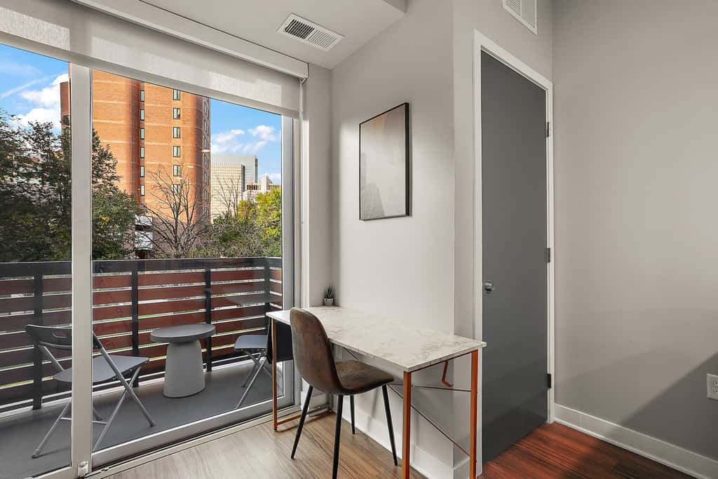 CozySuites in Marquee Studio w/ balcony,pool & gym