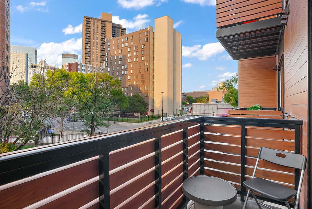 CozySuites in Marquee Studio w/ balcony,pool & gym