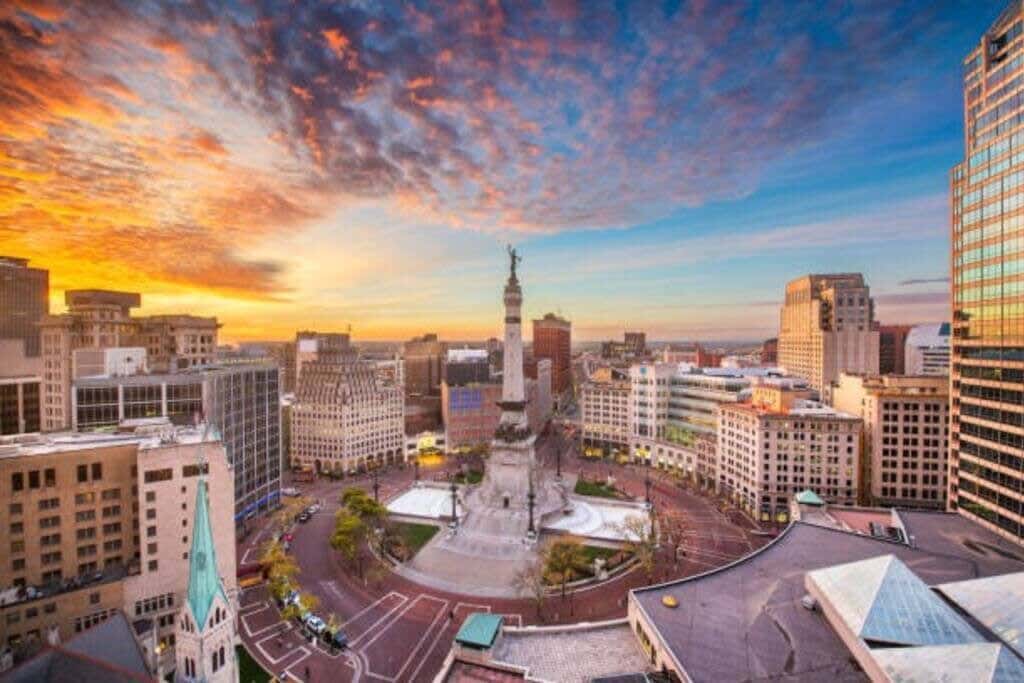 CozySuites | 3BR Monument Circle, Indy with parking