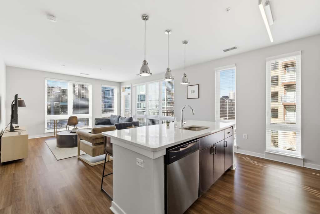 CozySuites | 3BR Monument Circle, Indy with parking
