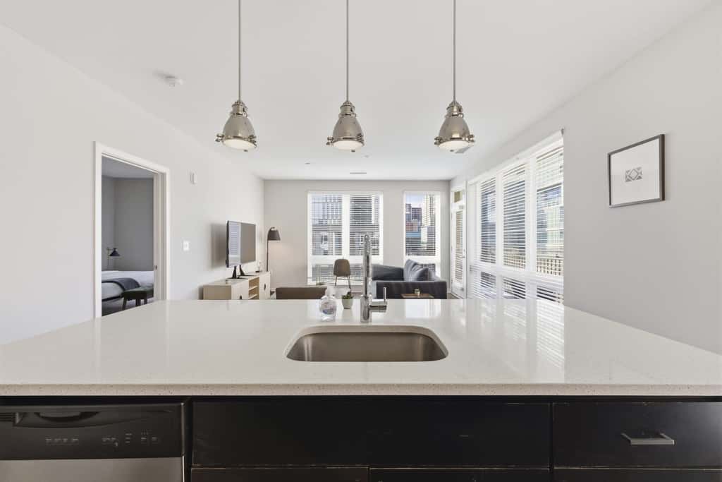 CozySuites | 3BR Monument Circle, Indy with parking