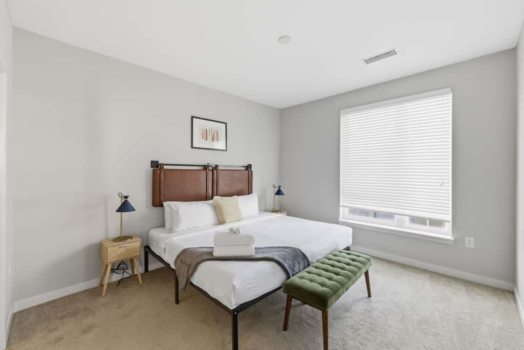 CozySuites | 3BR Monument Circle, Indy with parking