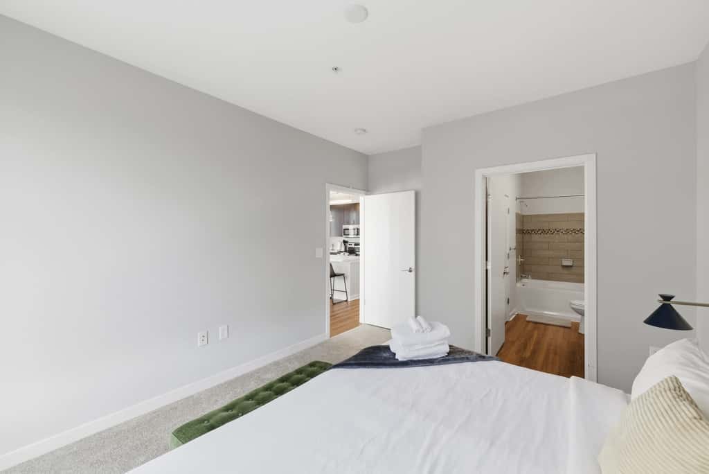 CozySuites | 3BR Monument Circle, Indy with parking
