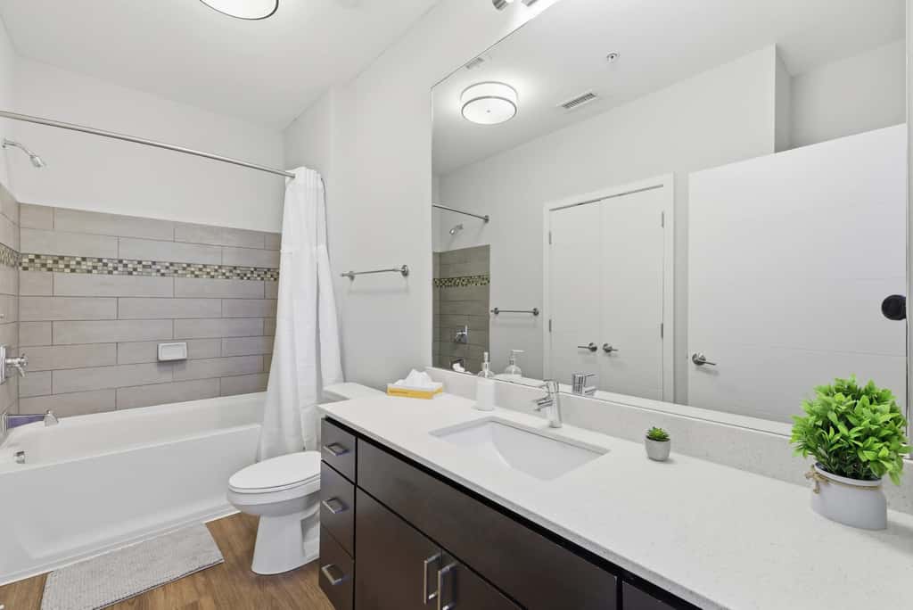 CozySuites | 3BR Monument Circle, Indy with parking