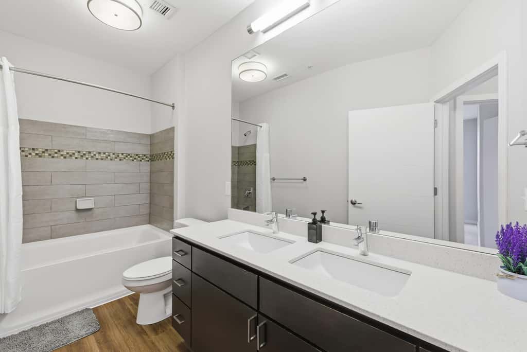 CozySuites | 3BR Monument Circle, Indy with parking