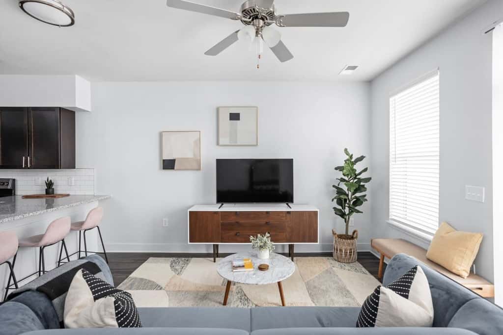 CozySuites Modern 2BR/2BA, Nora Indianapolis