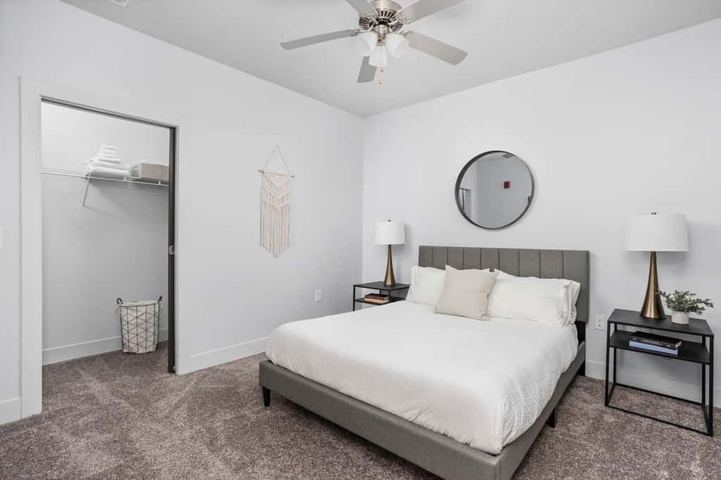 CozySuites Modern 2BR/2BA, Nora Indianapolis