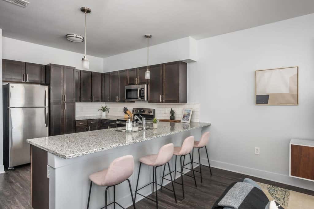 CozySuites Modern 2BR/2BA, Nora Indianapolis