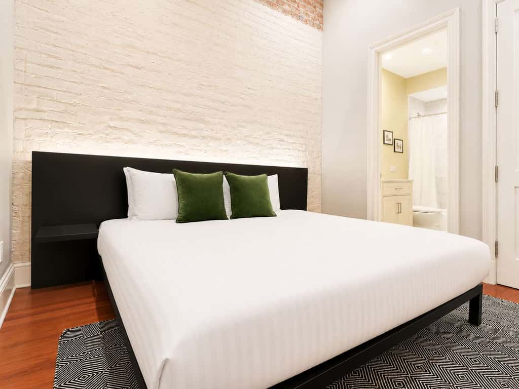 Roami at Factors Row | Courtyard | 4BR Combo