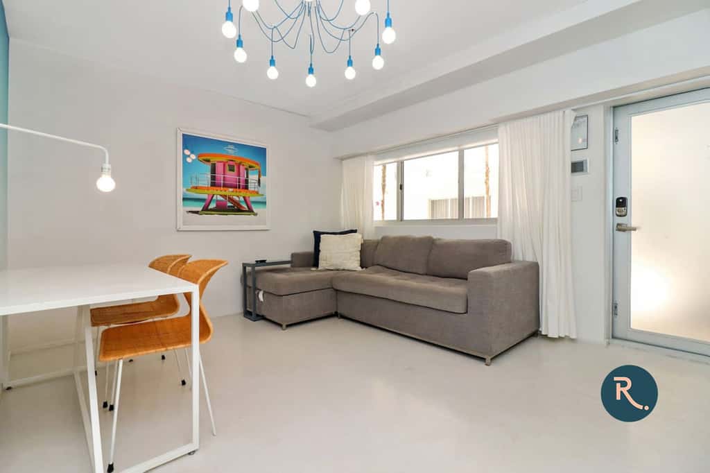 Roami at 250 Collins | Pool | Next to Beach | 1BR