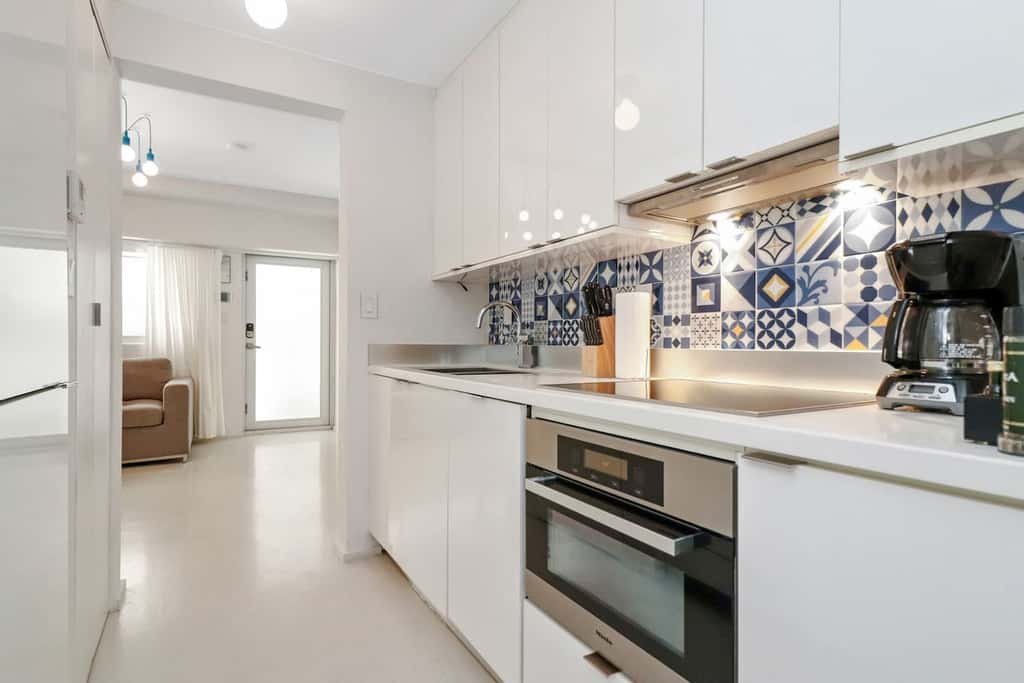 Roami at 250 Collins | Pool | Next to Beach | 1BR