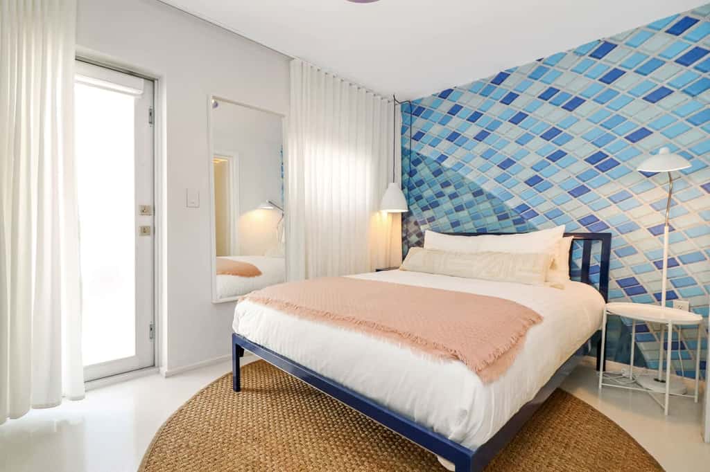Roami at 250 Collins | Pool | Next to Beach | 1BR