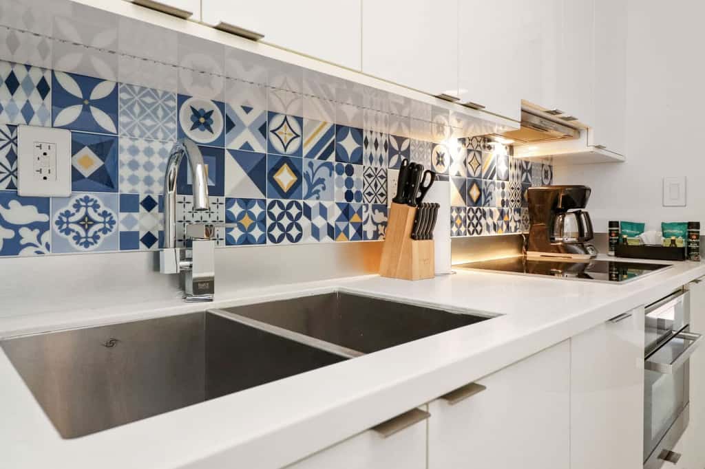 Roami at 250 Collins | Pool | Next to Beach | 1BR