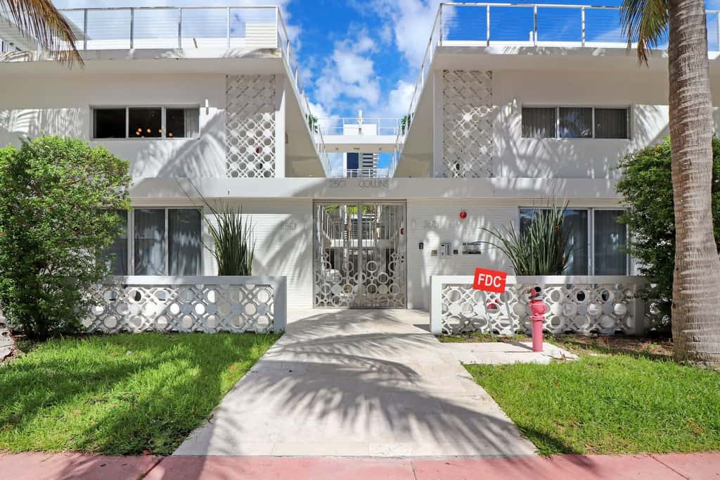 Roami at 250 Collins | Pool | Next to Beach | 1BR