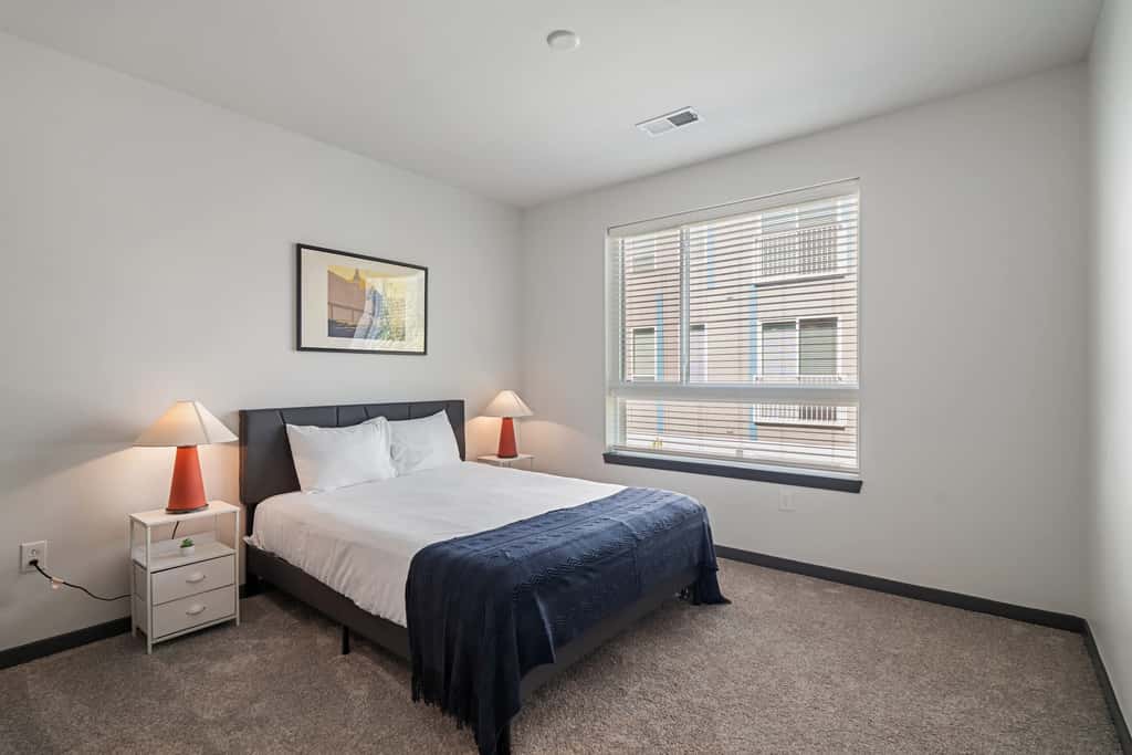 CozySuites Ayr 2BR with parking, pool, gym