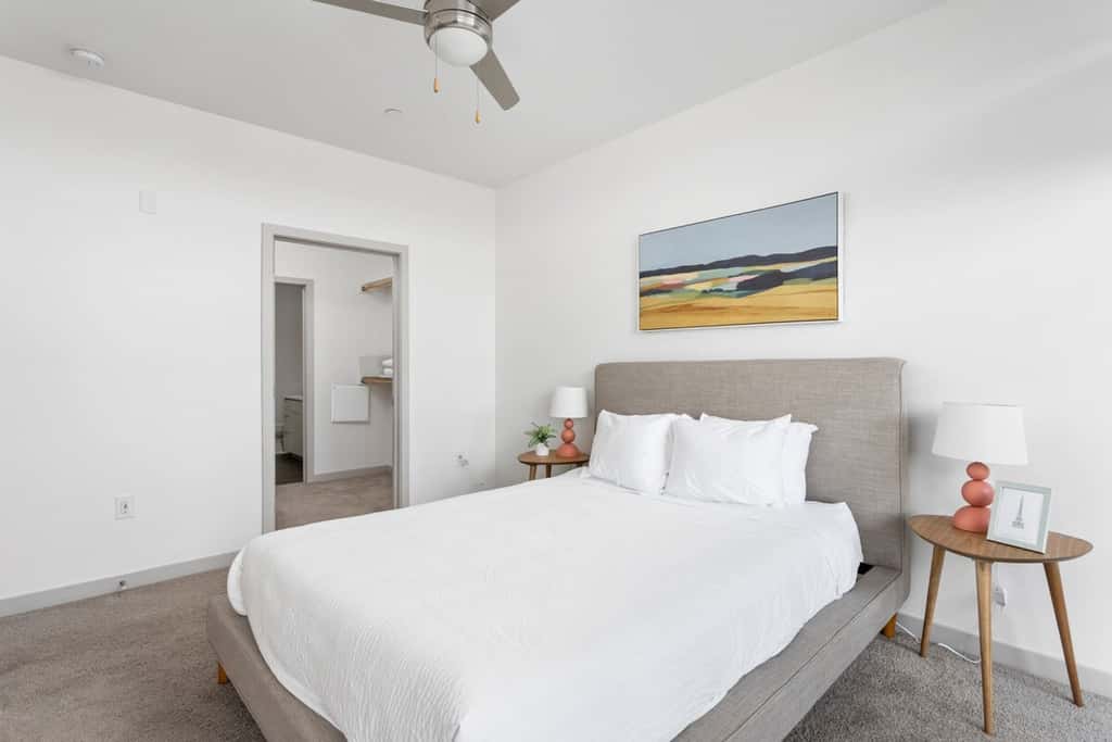 CozySuites Modern 2BR in Bottleworks Indy