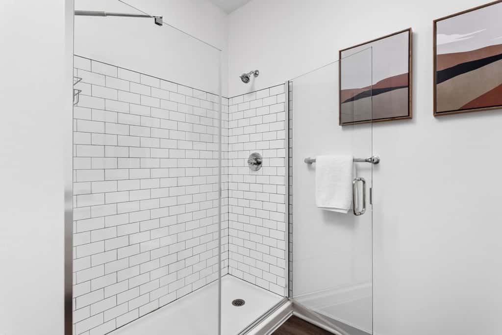 CozySuites Modern 2BR in Bottleworks Indy