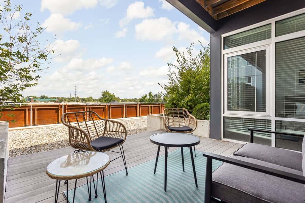 CozySuites Modern 2BR in Bottleworks Indy