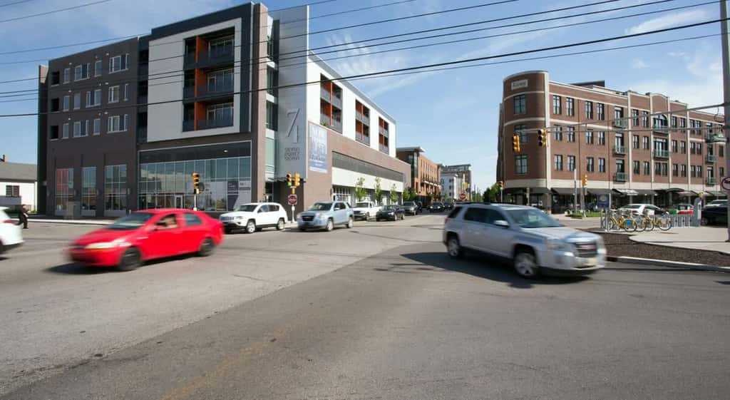 CozySuites Modern 2BR in Bottleworks Indy