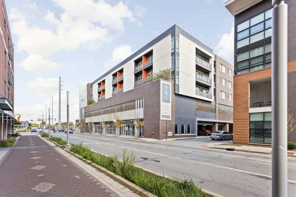 CozySuites Modern 2BR in Bottleworks Indy