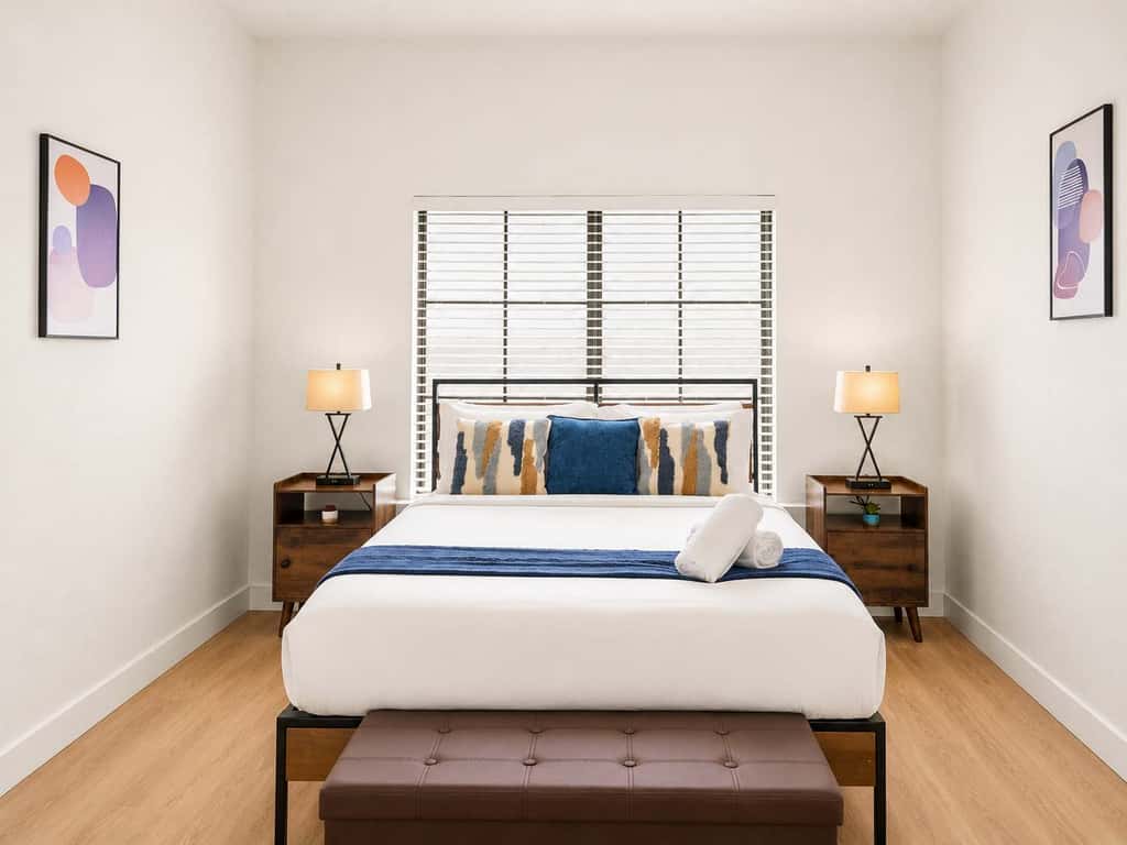 CozySuites Chandler with 2 pools, jacuzzi, arcade!